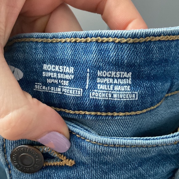 Old Navy Rockstar Super Skinny Ankle Jeans - Picture 3 of 4